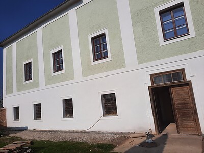 bilder/referenzen/Stift_Lambach_Galeriegebaeude/aussen_1_-_nachher.jpg
